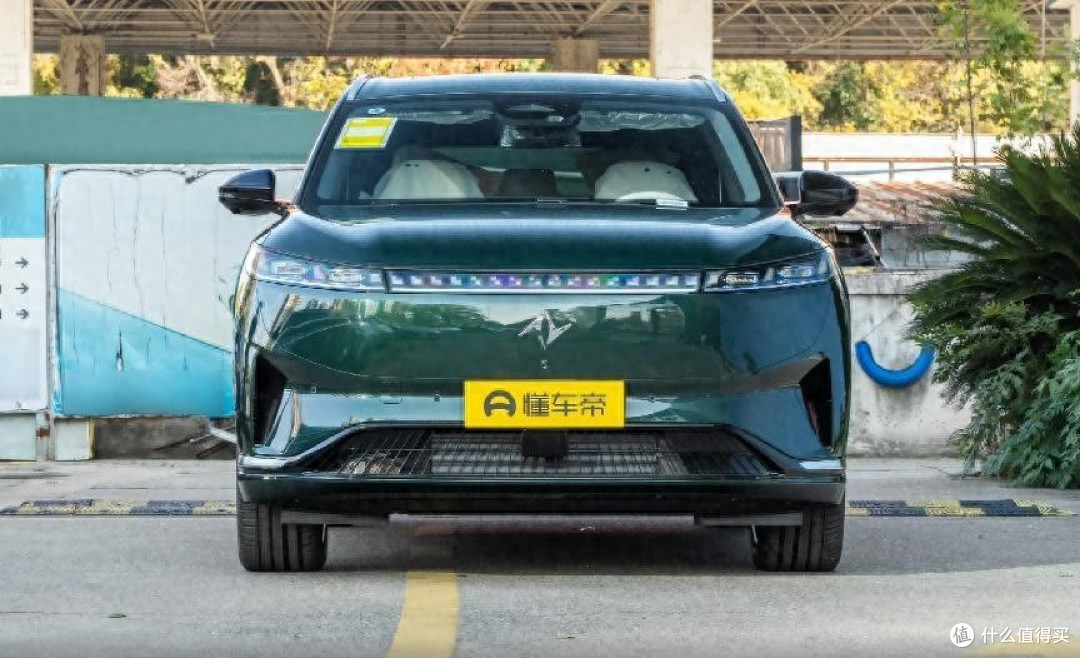 20万级纯电六座SUV深度体验:eπ008如何满足全家需求?