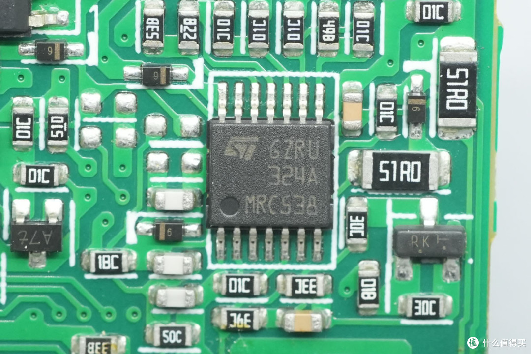 全桥LLC架构+钛金能效!奥海3200W服务器电源拆解