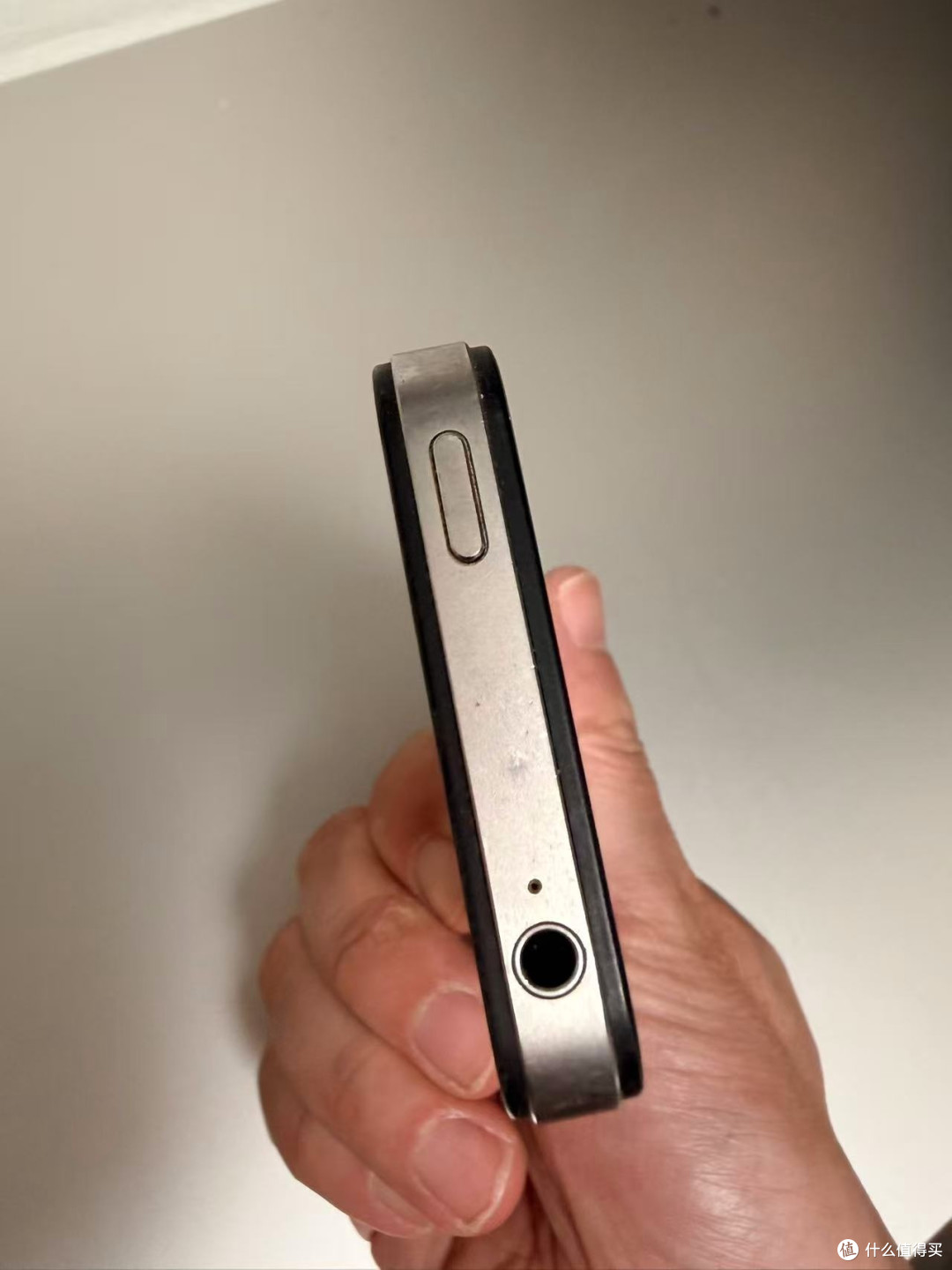 我的初代机皇📱 从4S到17Pro的青春跨度