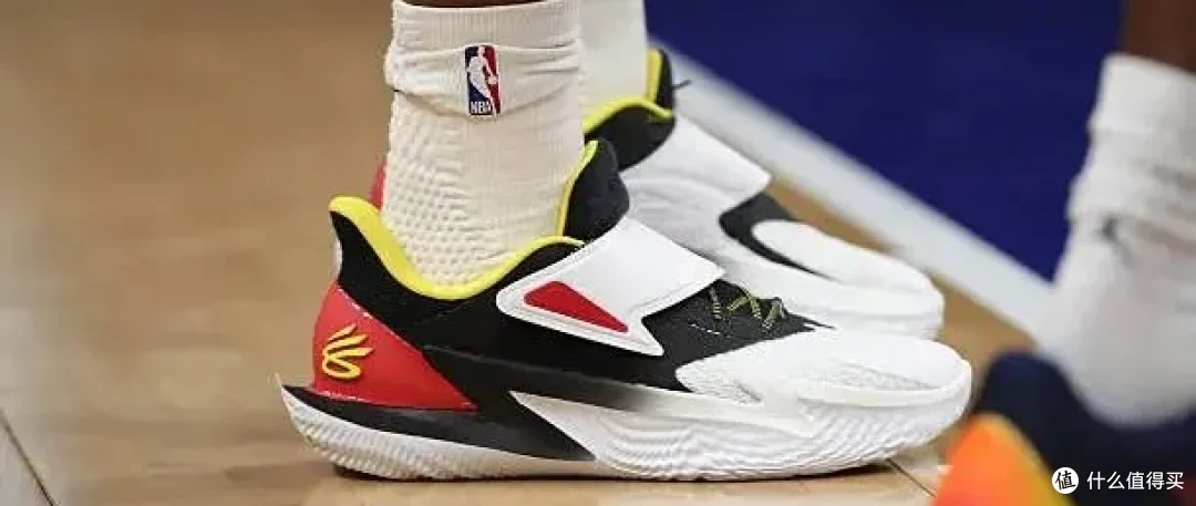 【NBA每日上脚】布克才是亲儿子?三件套攒齐幸福疯了!