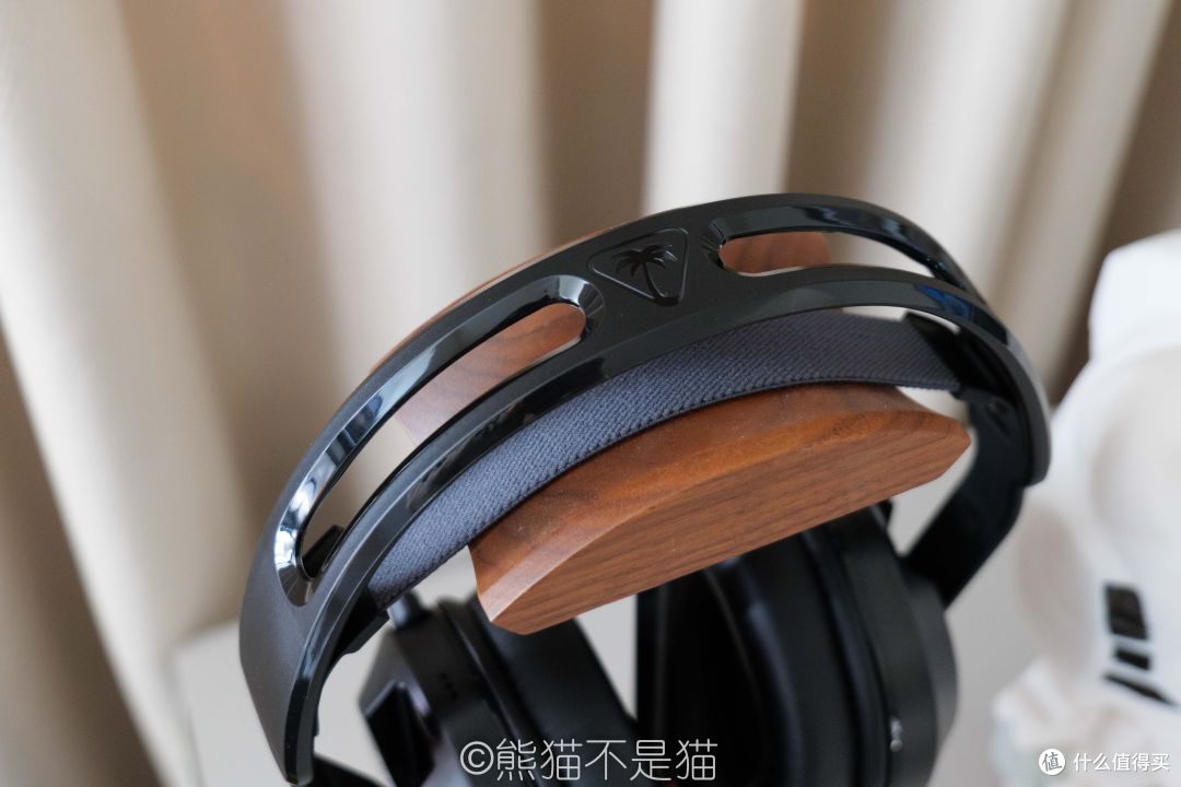告别笨重!乌龟海岸刺客500:轻量化耳机,带你飞,带你赢!