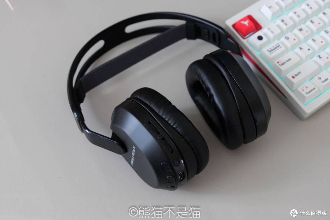 告别笨重!乌龟海岸刺客500:轻量化耳机,带你飞,带你赢!
