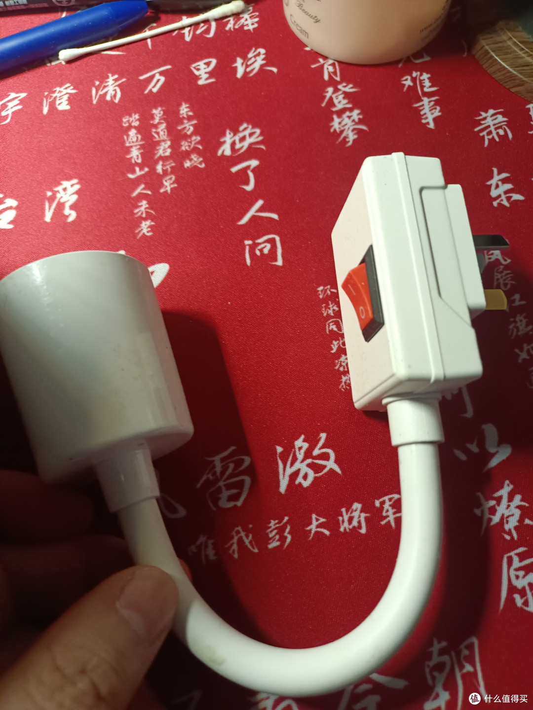 用饲养场照猪的灯来当取暖神器,一个月取暖费不超过20元!