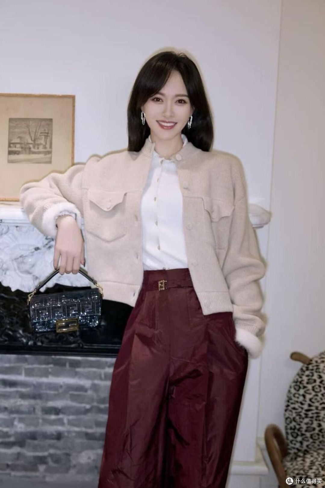 41岁的唐嫣带火一种美拉德新穿法:西装搭配阔腿裤,穿衣时髦高级