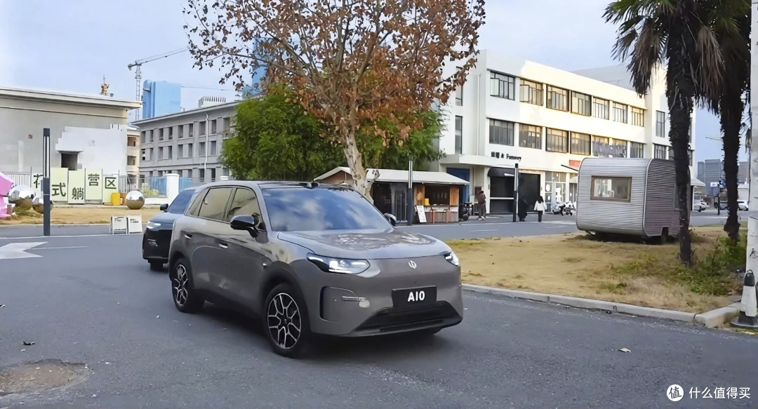 零跑A10，10万级智能SUV！激光雷达+8295芯片+500km续航，新卷王