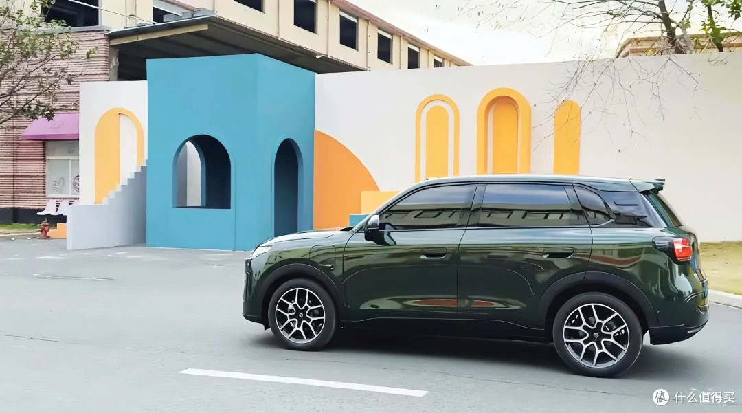 零跑A10，10万级智能SUV！激光雷达+8295芯片+500km续航，新卷王