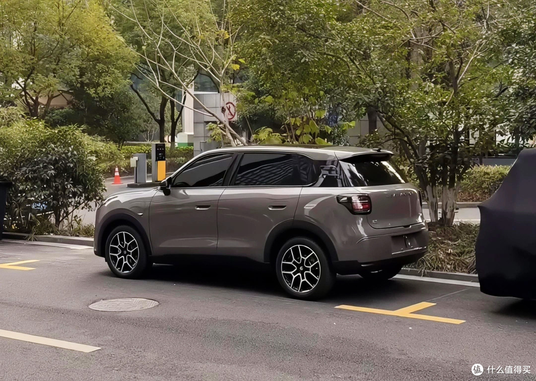零跑A10，10万级智能SUV！激光雷达+8295芯片+500km续航，新卷王