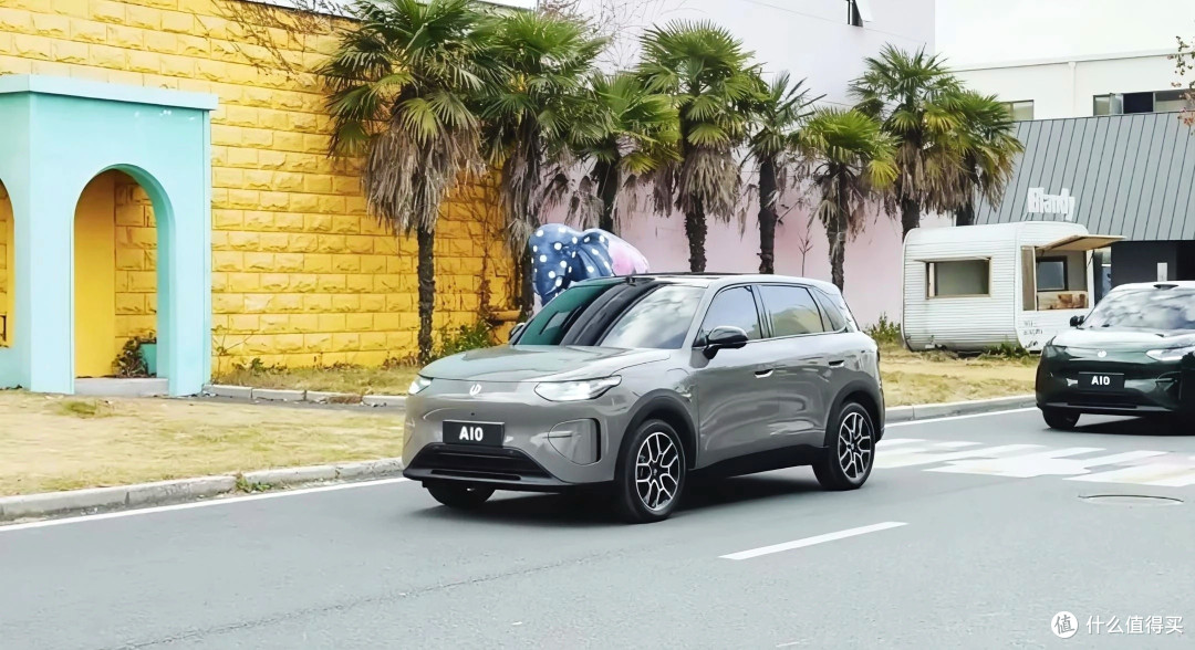 零跑A10，10万级智能SUV！激光雷达+8295芯片+500km续航，新卷王