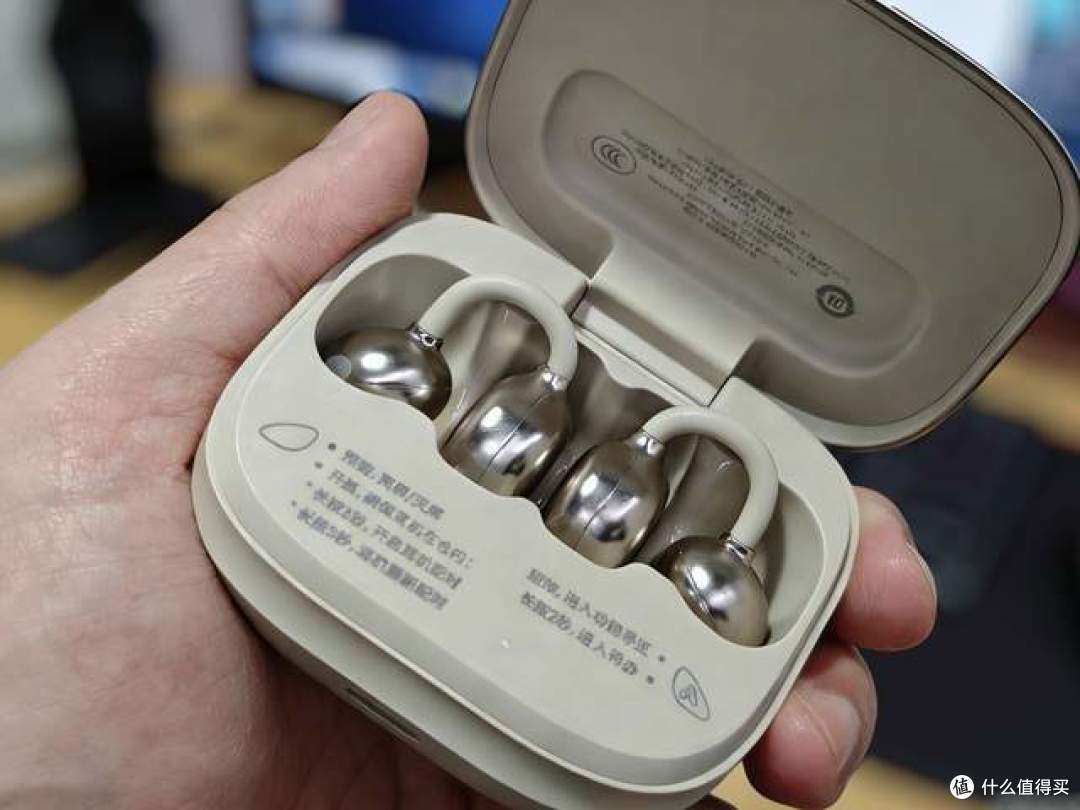 当贝Dangbei Air 1耳夹式AI耳机：无感舒适，全能革新
