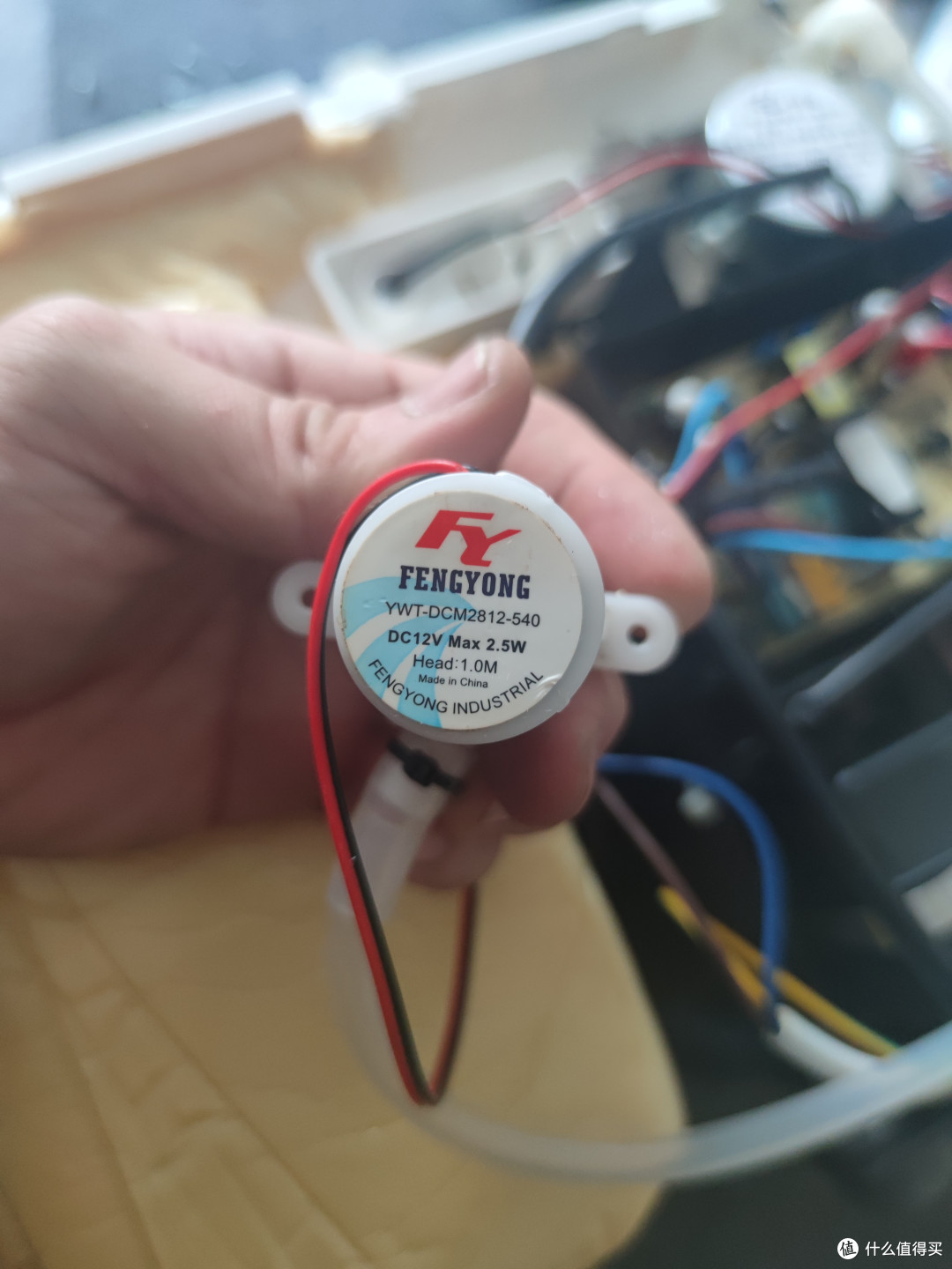 12v 2.5w的一个电机