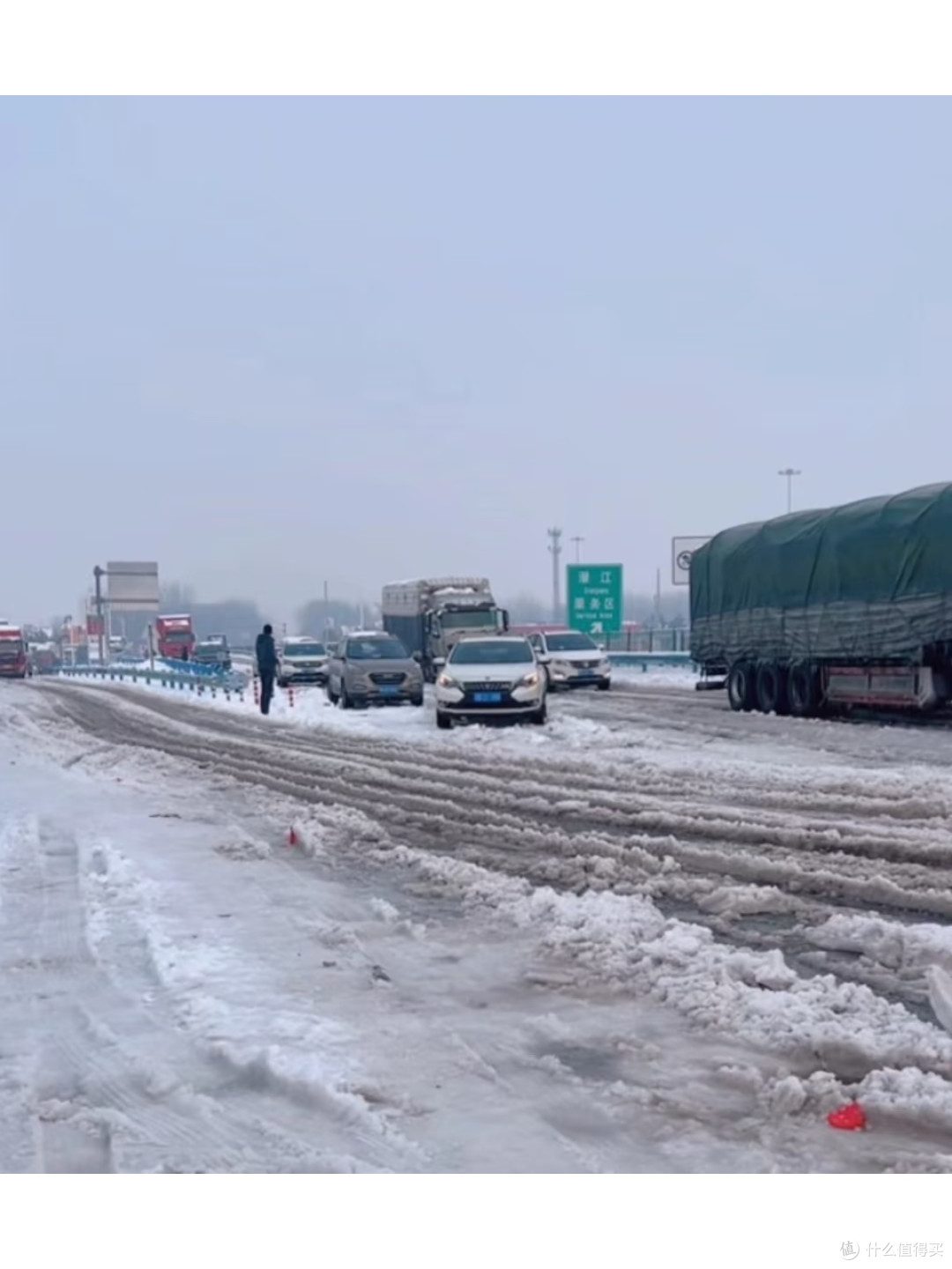 雨雪天开车惊魂记:这些保命技巧救了我两次