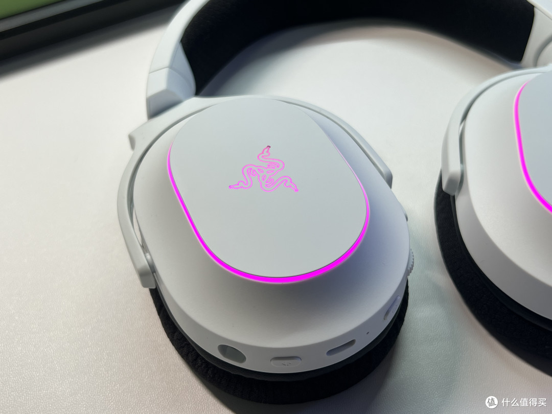 雷蛇梭鱼X幻彩：RGB＋长续航填补梭鱼系列最后一块空白