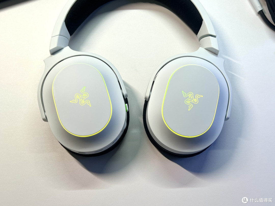 雷蛇梭鱼X幻彩：RGB＋长续航填补梭鱼系列最后一块空白
