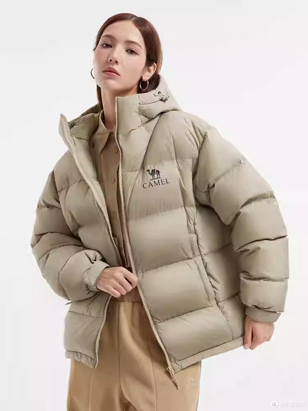 疯抢!骆驼黑钻5情侣羽绒服低至389元!防风抗寒,秋冬穿搭闭眼冲