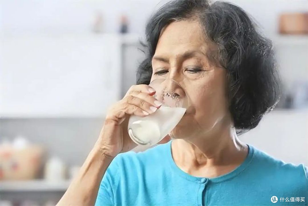 老年人喝牛奶和喝羊奶哪个好？内行有话说！