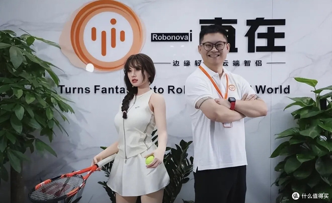 量产可期?这款人形伴侣机器人爆火后,创始人回应来了