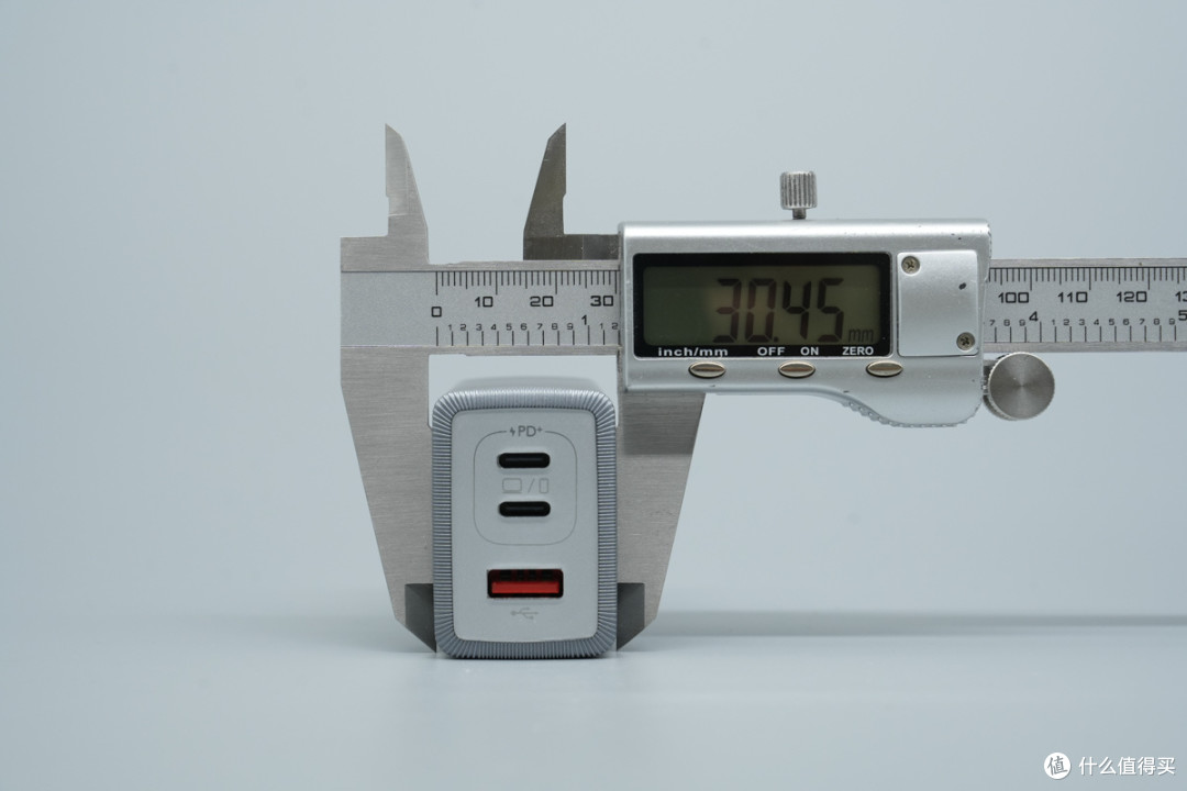支持45W+45W组合输出,睿元100W氮化镓充电器拆解