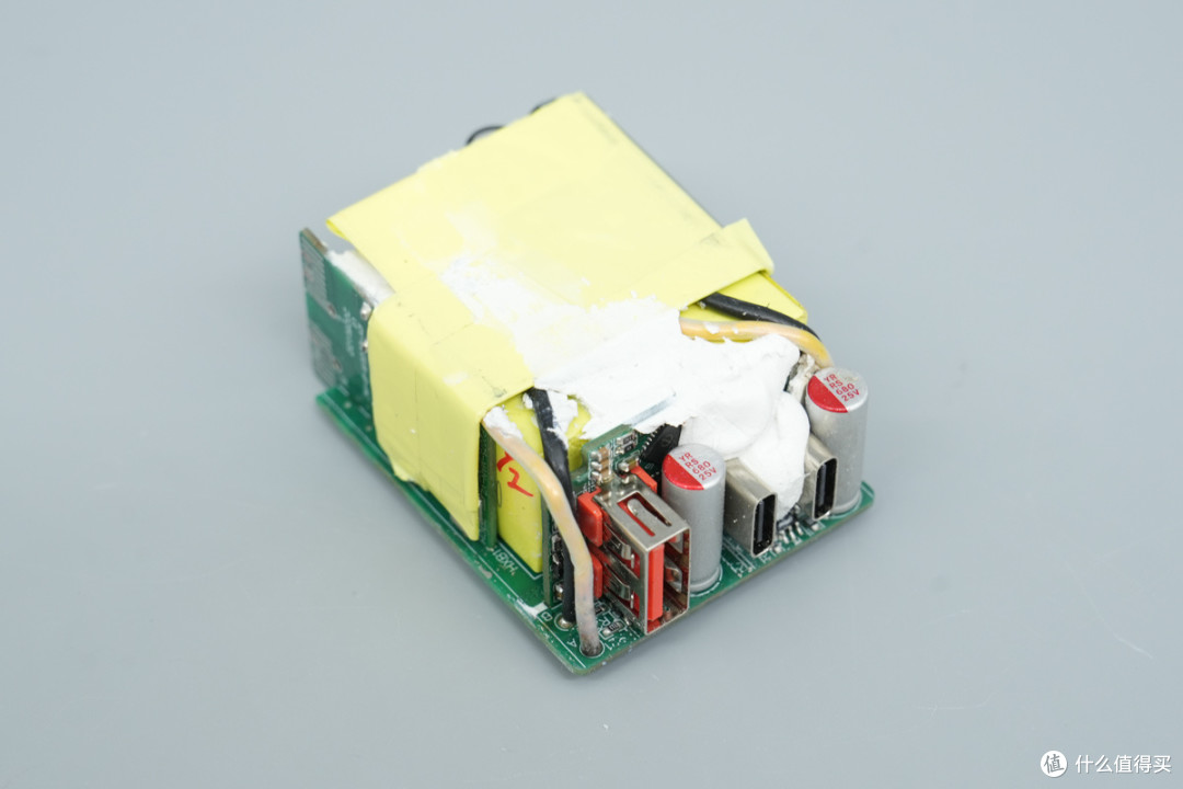 支持45W+45W组合输出,睿元100W氮化镓充电器拆解