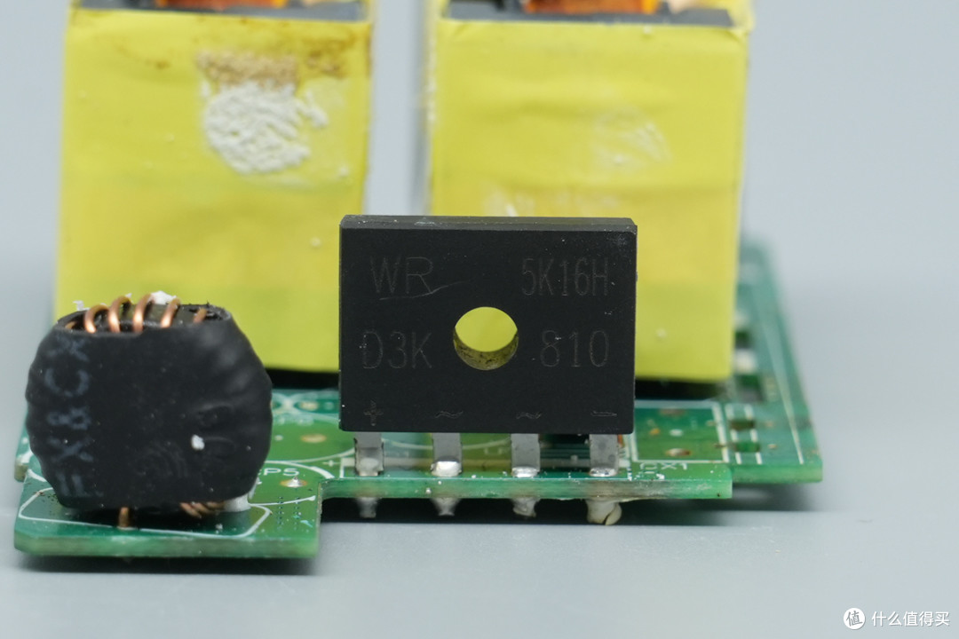 支持45W+45W组合输出,睿元100W氮化镓充电器拆解