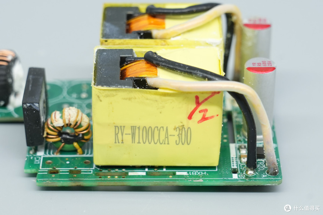 支持45W+45W组合输出,睿元100W氮化镓充电器拆解