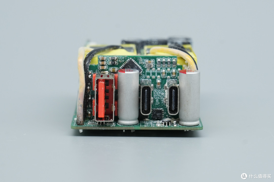 支持45W+45W组合输出,睿元100W氮化镓充电器拆解