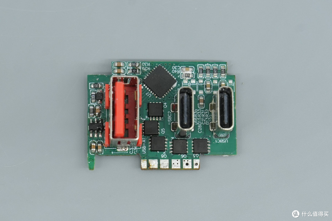 支持45W+45W组合输出,睿元100W氮化镓充电器拆解