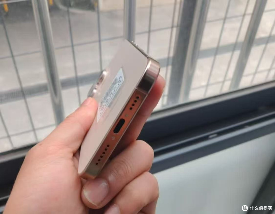 1398元的1TB手机，7800mAh+6400万像素+2K屏，还享受6年质保 ​