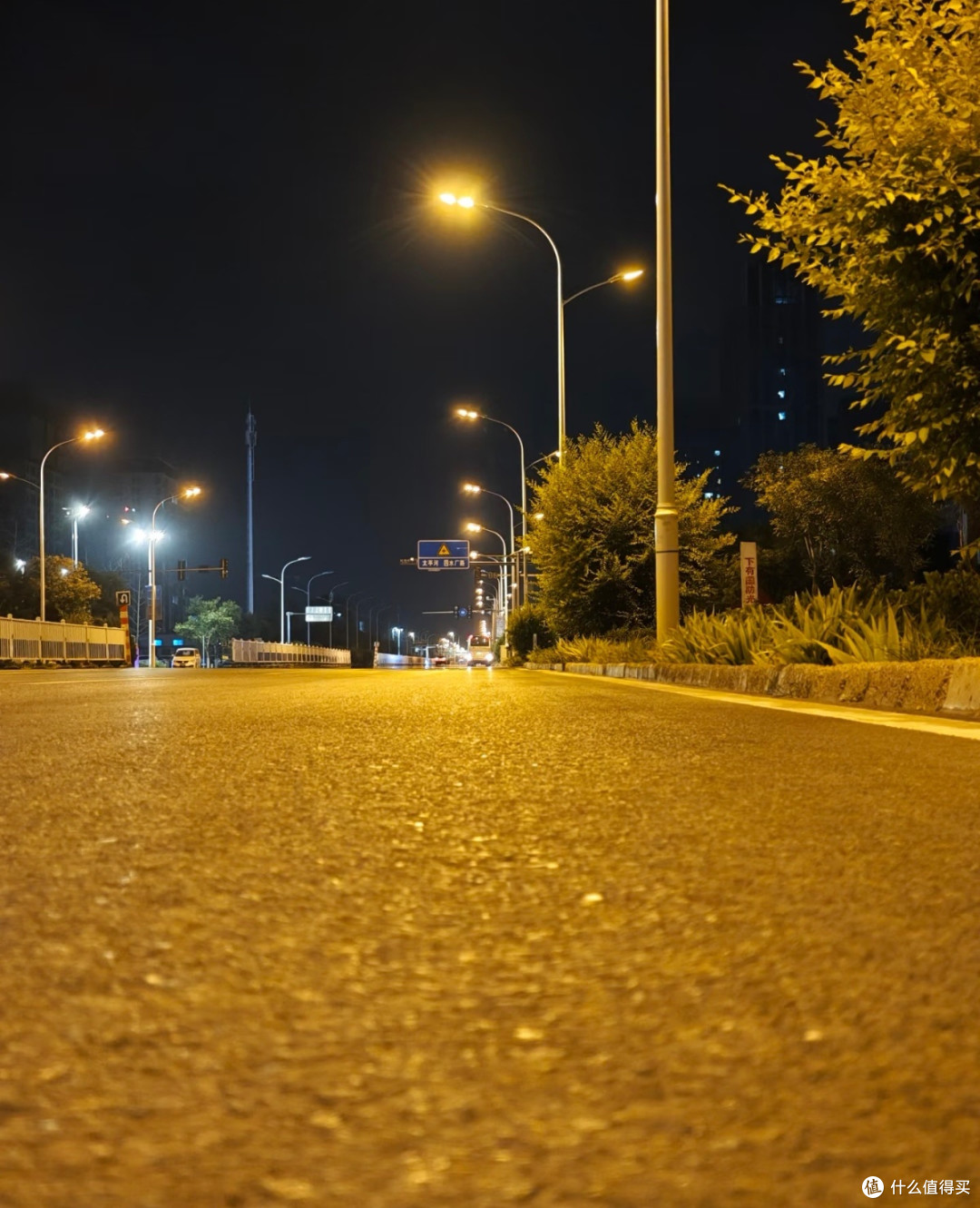 夜跑10km：以脚步丈量城市，与自我对话