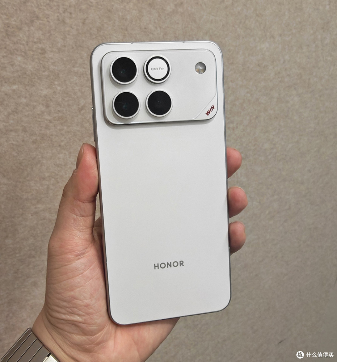 荣耀目前最值得入手的一款手机,10000mAh+440W,价格更香了