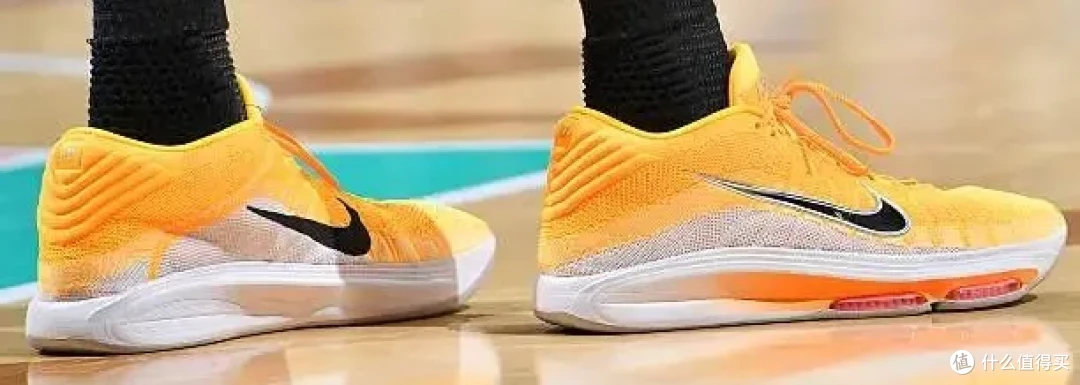 【NBA每日上脚】Kobe6新配色竟然致敬枫叶乔丹？