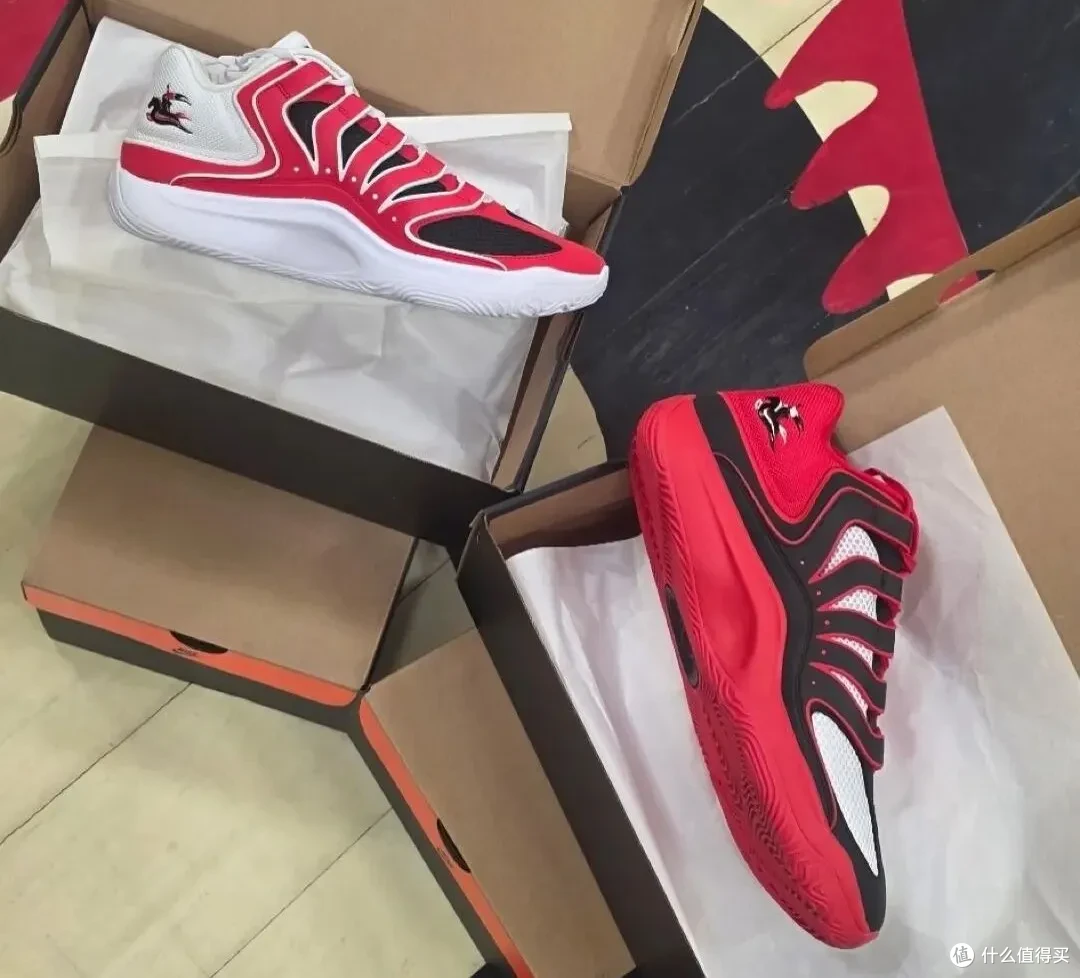 【NBA每日上脚】Kobe6新配色竟然致敬枫叶乔丹？