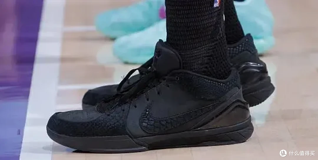 【NBA每日上脚】Kobe6新配色竟然致敬枫叶乔丹？