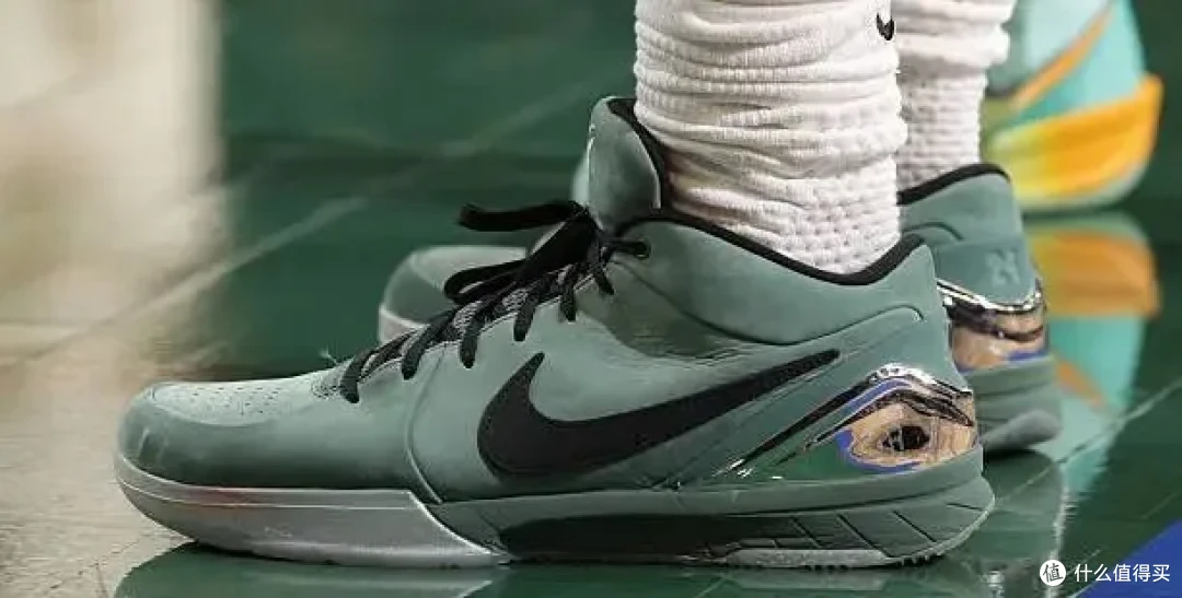 【NBA每日上脚】Kobe6新配色竟然致敬枫叶乔丹？