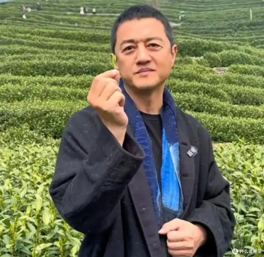 嫣然年会李亚鹏哽咽落泪:直言能渡难关,捐款超2400万+新址将定