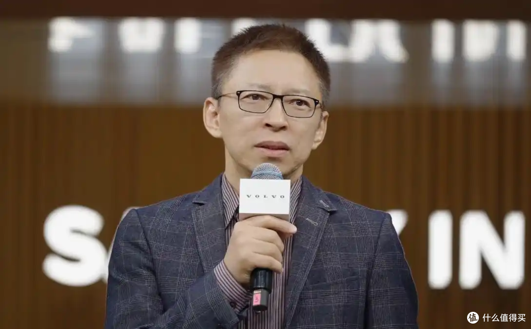 张朝阳:17岁考清华,45岁身家67亿成首富,却喊有钱真痛苦!