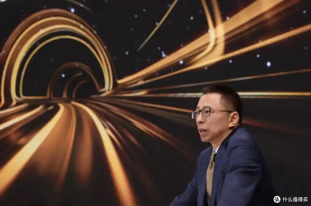 张朝阳:17岁考清华,45岁身家67亿成首富,却喊有钱真痛苦!