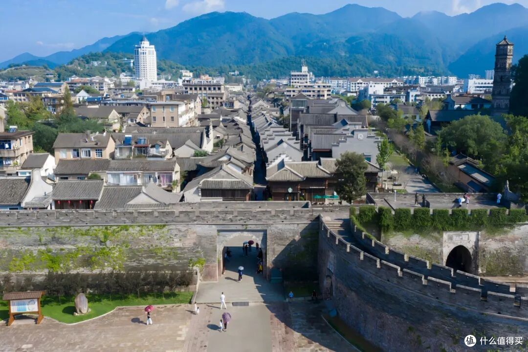 值得一去再去的山海之城，好吃又好逛，高铁1h可直达！