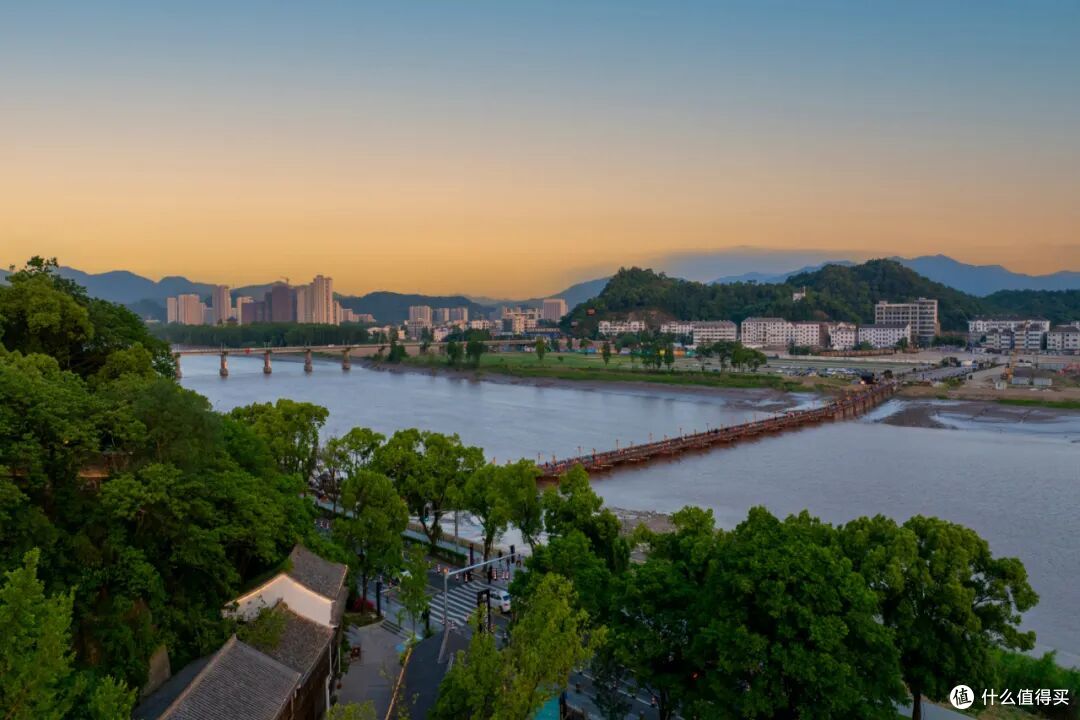 值得一去再去的山海之城，好吃又好逛，高铁1h可直达！