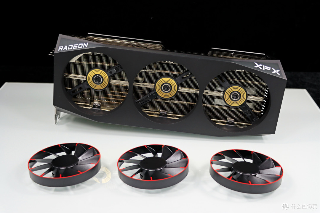 搭配 9070 XT 显卡也能让 9850X3D 轻松干掉 285K