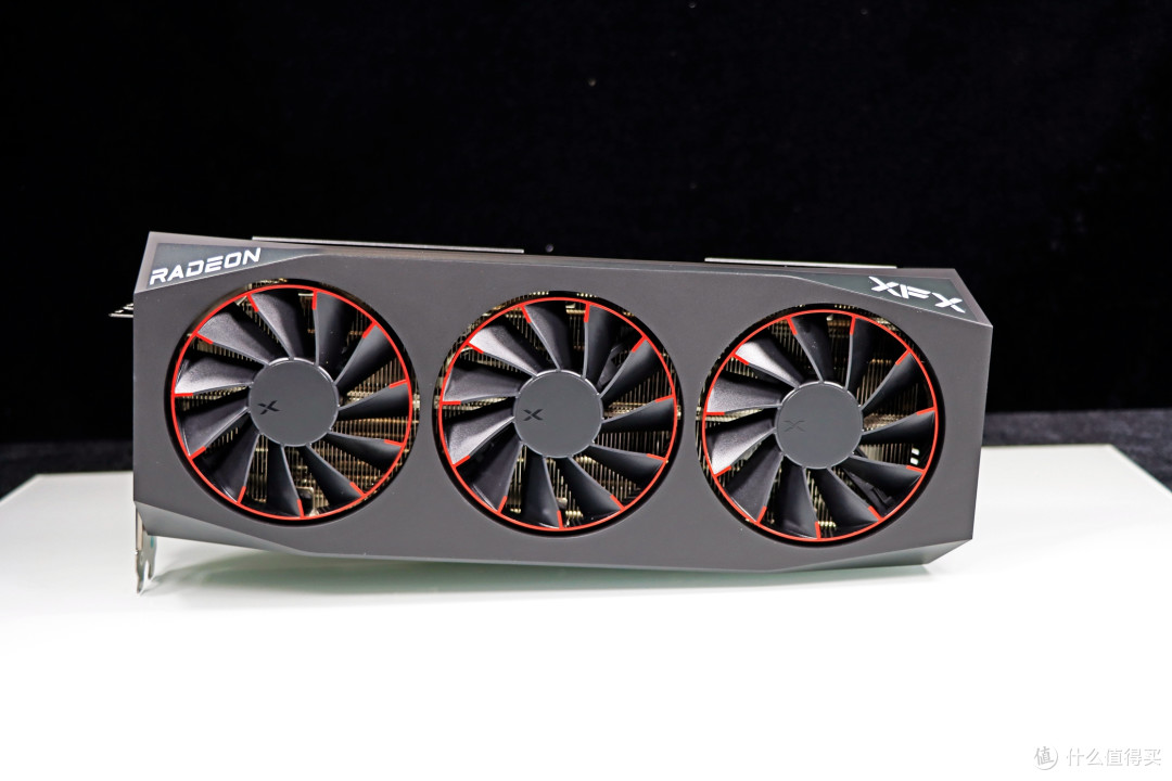 搭配 9070 XT 显卡也能让 9850X3D 轻松干掉 285K