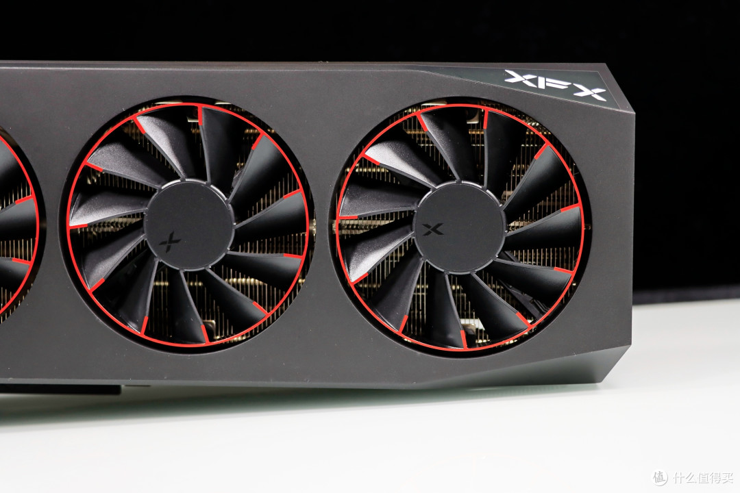搭配 9070 XT 显卡也能让 9850X3D 轻松干掉 285K