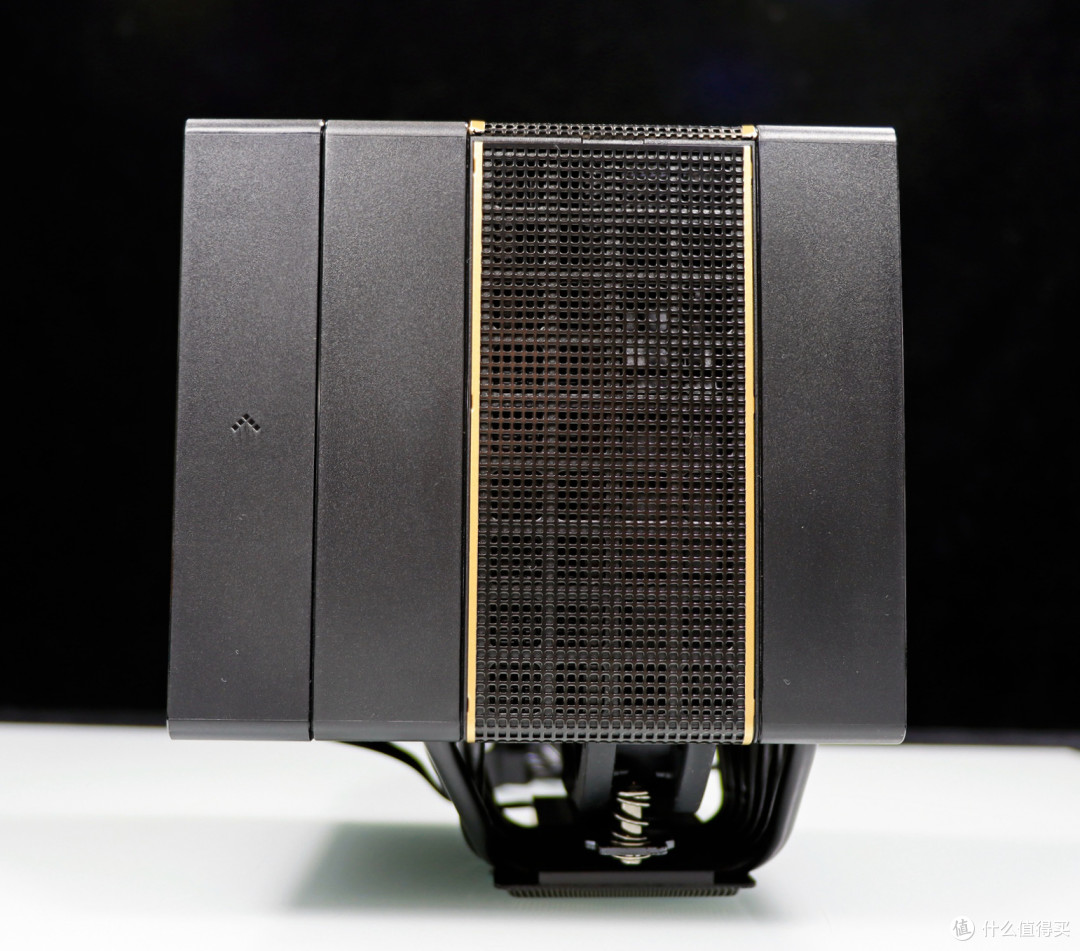 搭配 9070 XT 显卡也能让 9850X3D 轻松干掉 285K