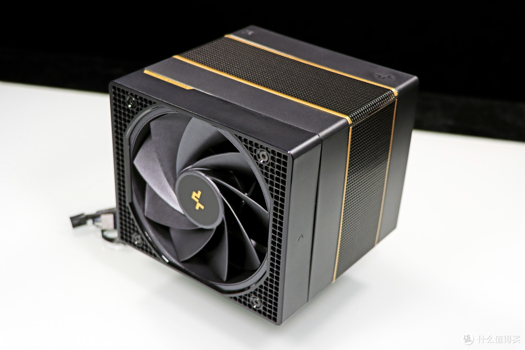 搭配 9070 XT 显卡也能让 9850X3D 轻松干掉 285K