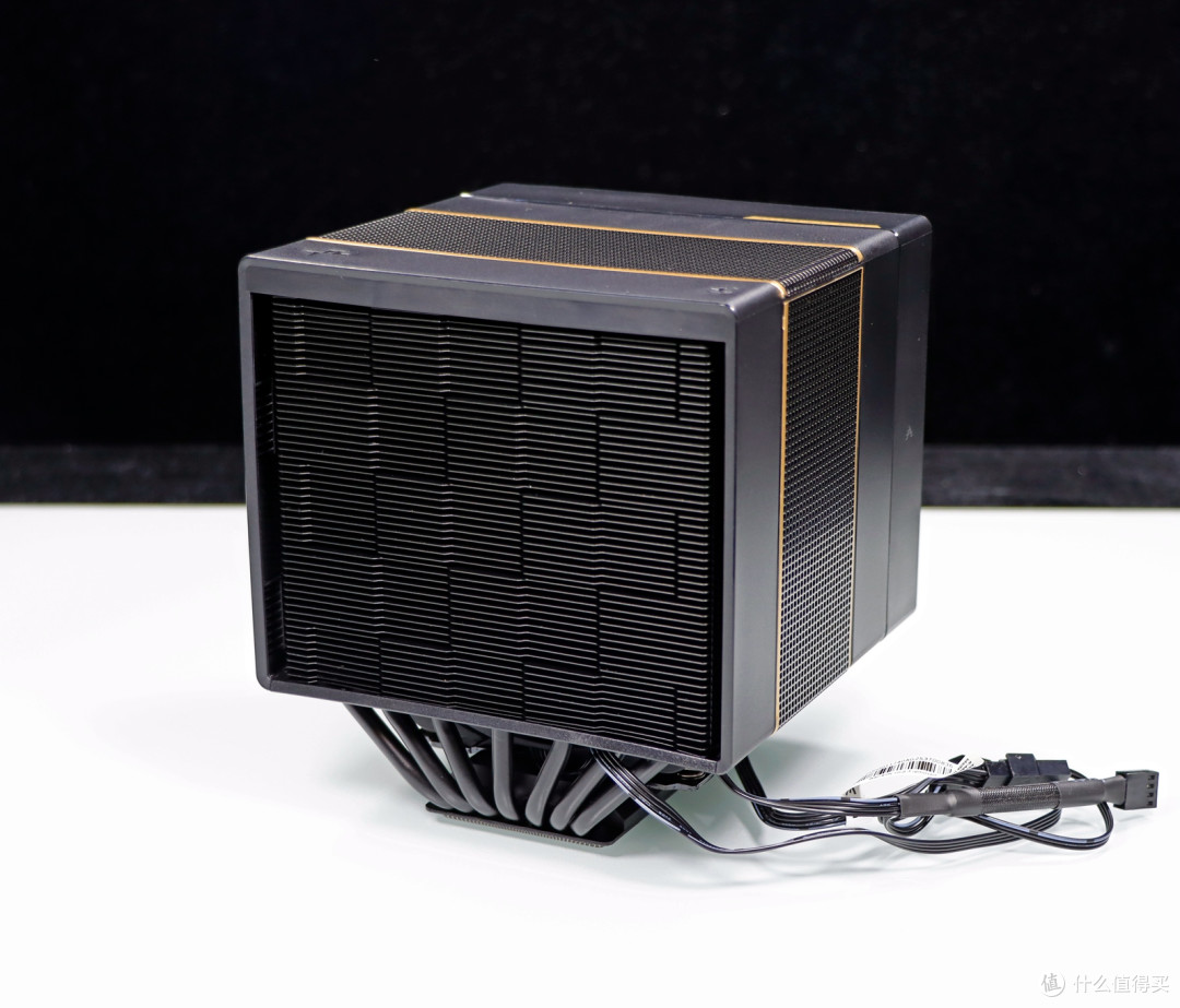 搭配 9070 XT 显卡也能让 9850X3D 轻松干掉 285K