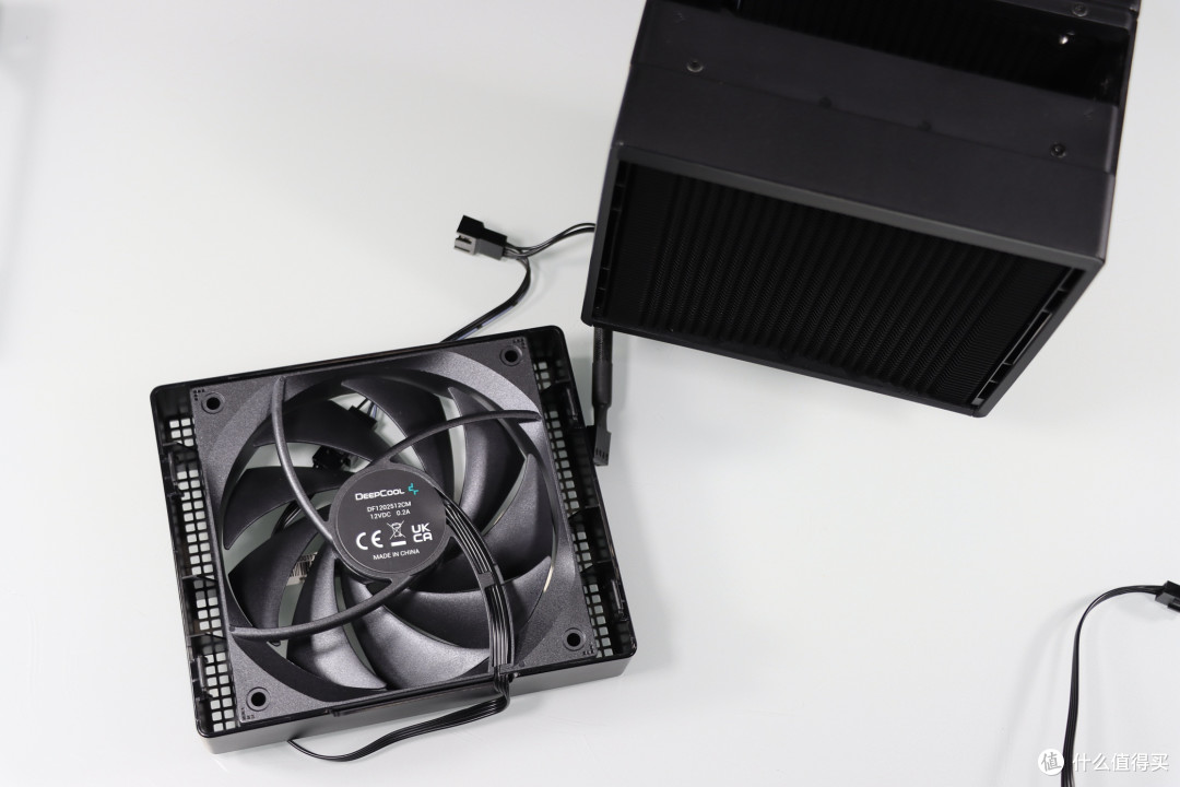 搭配 9070 XT 显卡也能让 9850X3D 轻松干掉 285K