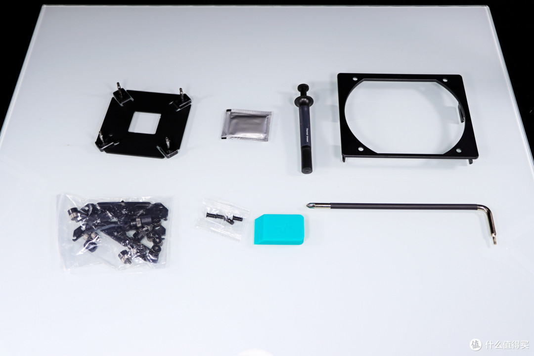搭配 9070 XT 显卡也能让 9850X3D 轻松干掉 285K