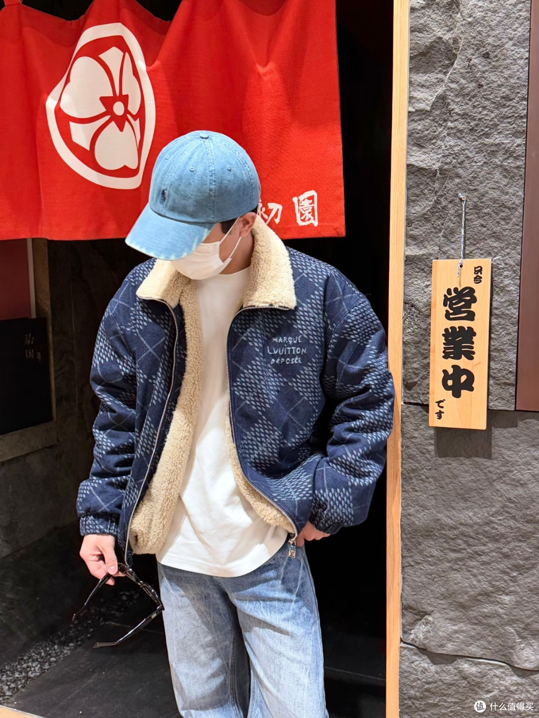 新年买新衣服,这件棋盘格外套承包冬日温暖与气场