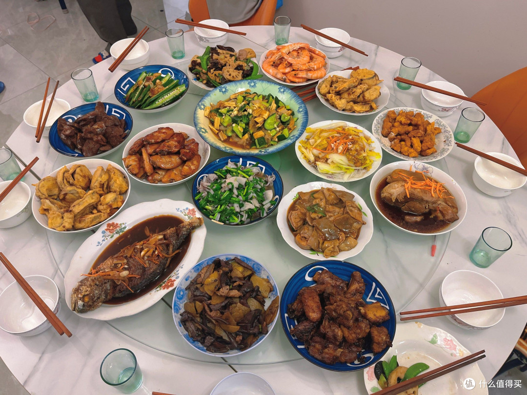 南方过年的仪式感,全在这桌硬核年饭里