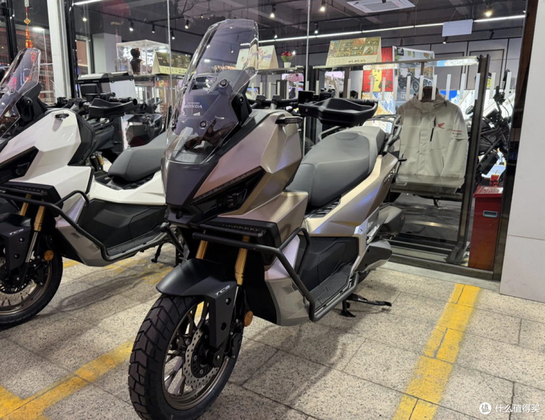 本田 NS150XC vs 光阳 DINK G150,两款150 ADV踏板该怎么选?