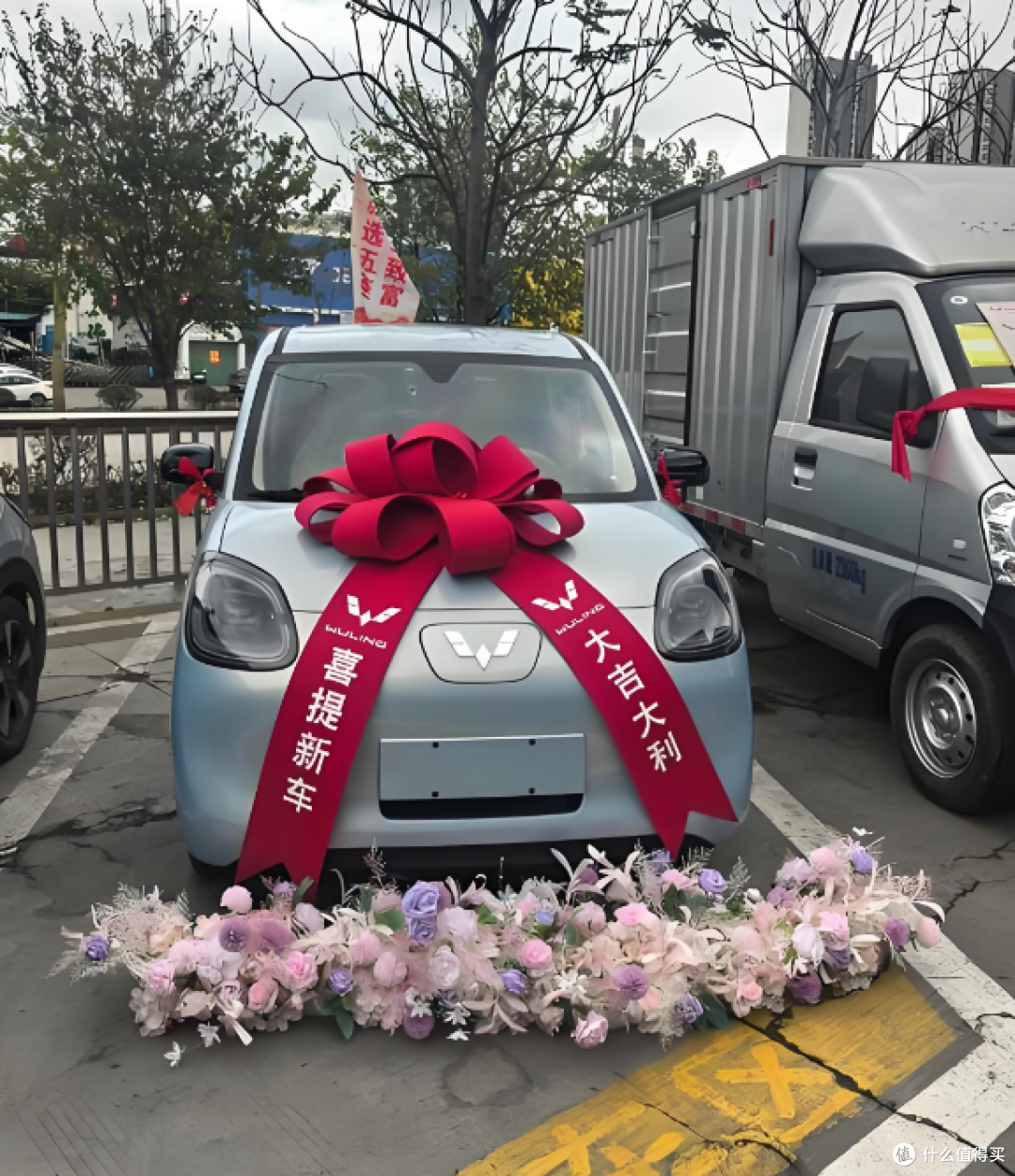 5000万人围观五菱提车,卖1台车仅赚150元提成,销售坦言太心酸!